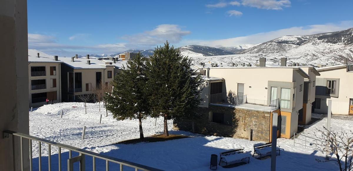 Chalet Adosado Entero, Bbq Y Piscina Comunitaria Sabiñánigo المظهر الخارجي الصورة