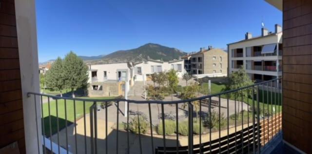 Chalet Adosado Entero, Bbq Y Piscina Comunitaria Sabiñánigo المظهر الخارجي الصورة